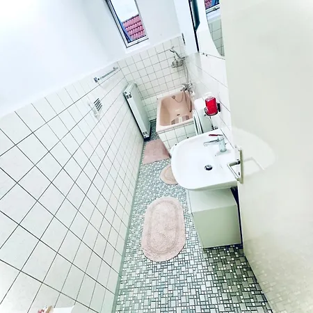 Fewo- Rafaelo 아파트 *